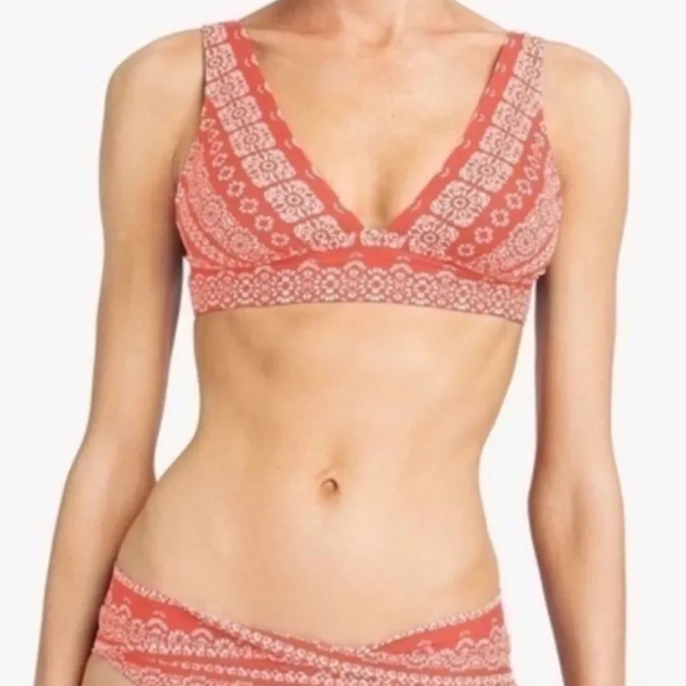 Robin Piccone Red Patterned Bikini Top Medium